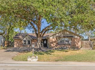 2905 Woodmeadow Dr, Bryan, TX 77802