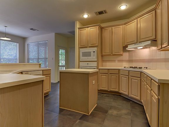 5th image of 1623 Adobe Square Dr