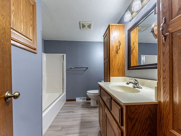5th image of 1421 Sunnyslope Ln
