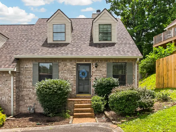 400 Deerpoint Cir #400, Hendersonville, TN 37075