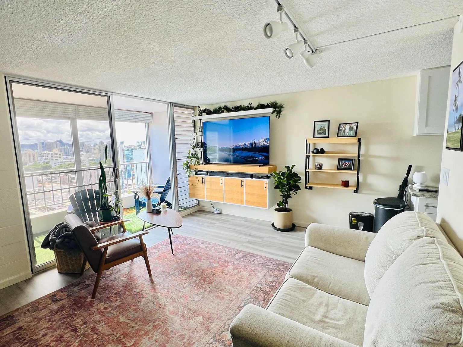Studio, 389 sqft, $2,300 — Photo 2