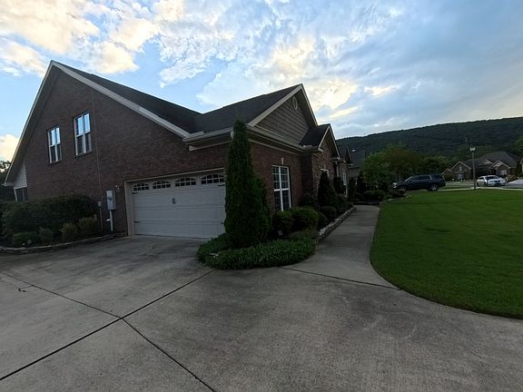 2nd image of 4504 Hampton View Dr SE