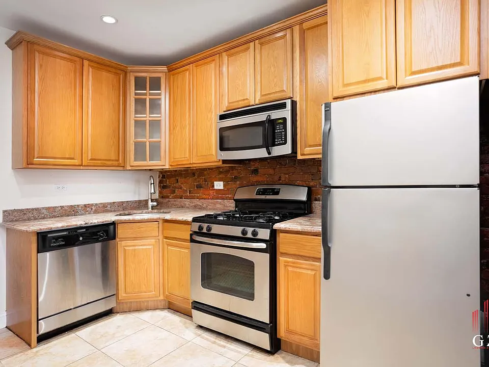 306 E 116th St #3A