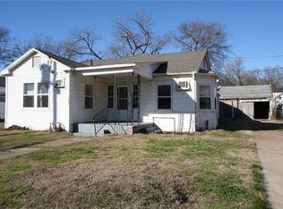 808 W 8th St, Bonham, TX 75418