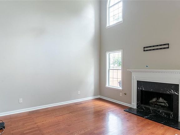 4th image of 4785 Weathervane Dr