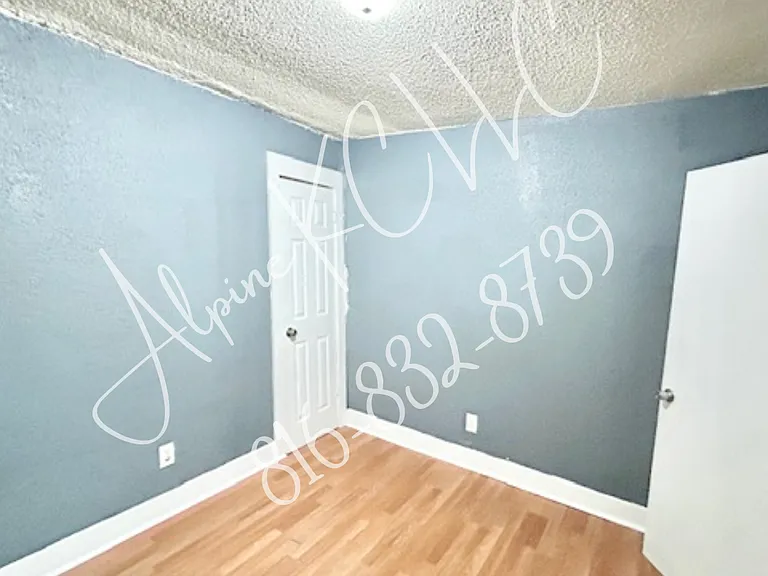 4943 Highland Ave — Photo 5