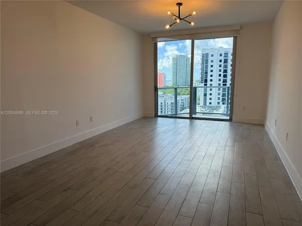 1010 SW 2nd Ave, Miami, FL