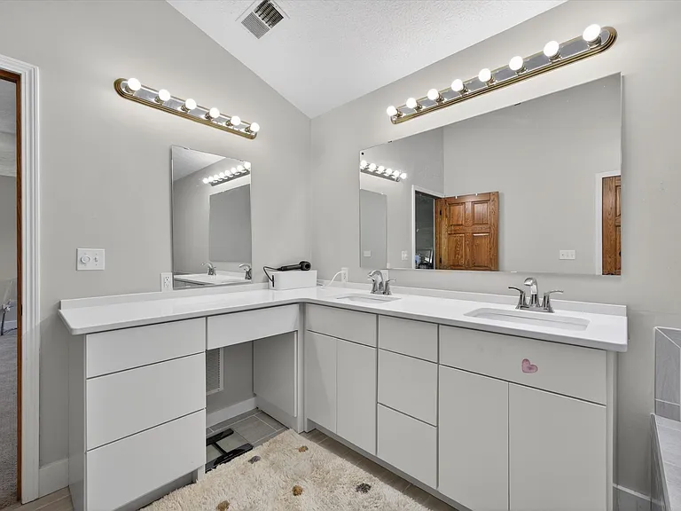3326 S Forrester St — Photo 35
