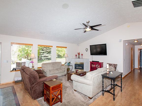 4th image of 2204 S Katy Ct
