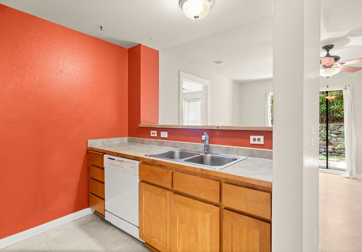 Modern Condo in Ashland, OR — Photo 3