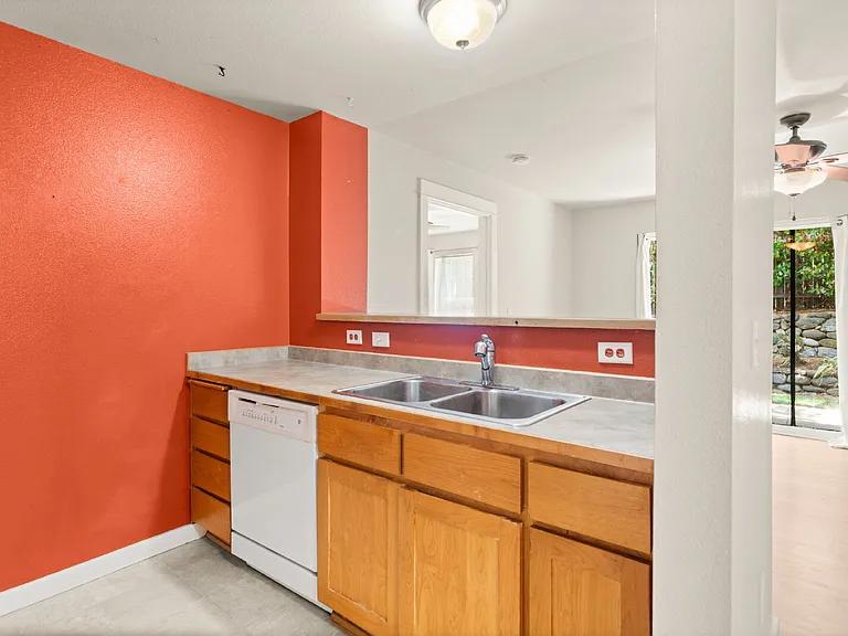 2221 McCall Dr — Photo 3