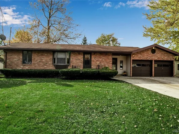 5892 Rosewood Ter, Lake View, NY 14085