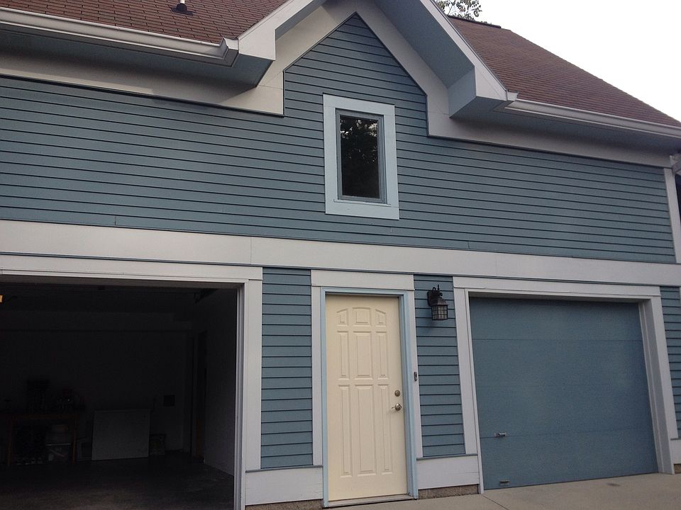 Entrance--garage