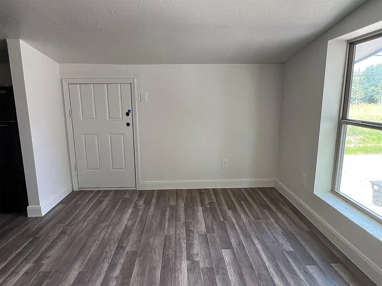 201 Eastwood St #5 — Photo 11