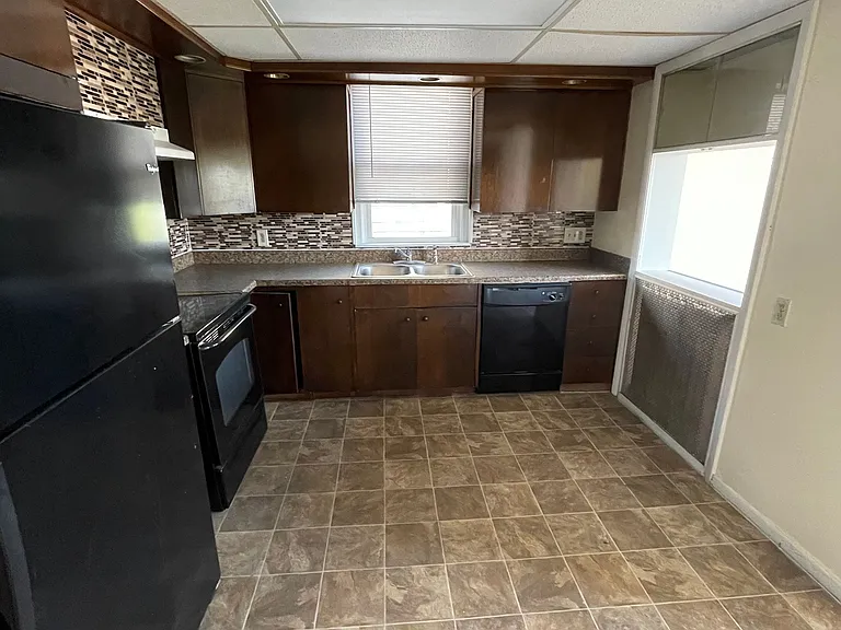 1610 W Walnut St #2 — Photo 16