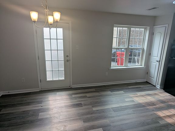 2nd image of 176 S Charlotte St