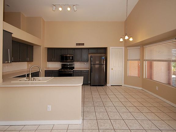5th image of 2713 N 123rd Ave