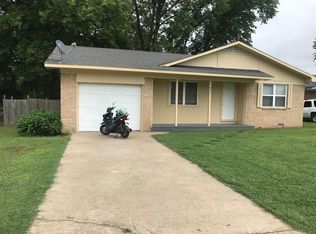 837 S Carl St, Siloam Springs, AR 72761