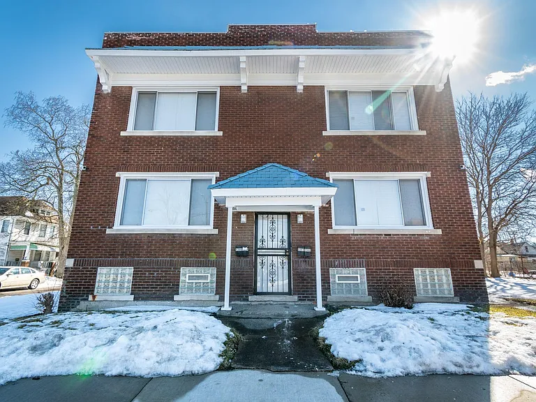 9360 E Forest Ave — Photo 3