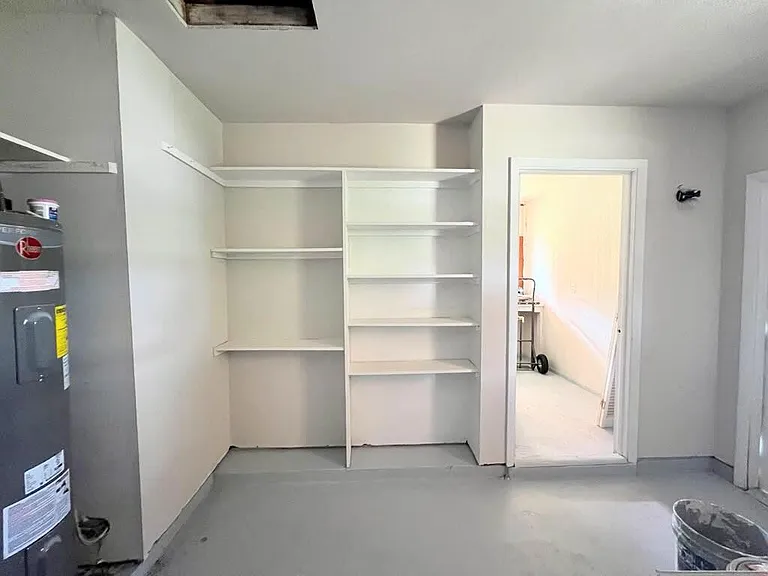 311 SW Homeland Rd — Photo 10