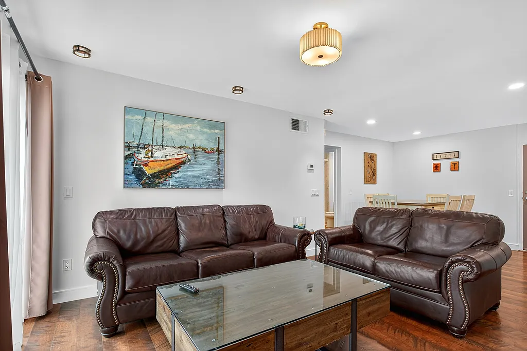 3 bed, 2.0 bath, $6,125 — Photo 3
