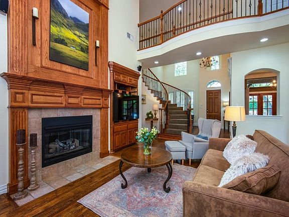 5th image of 4942 Oakhurst Ln