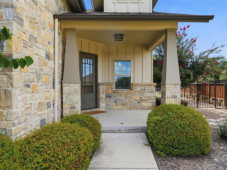 70 Santa Maria St — Photo 10