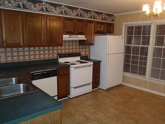 2nd image of 2540 Goldenrod Dr