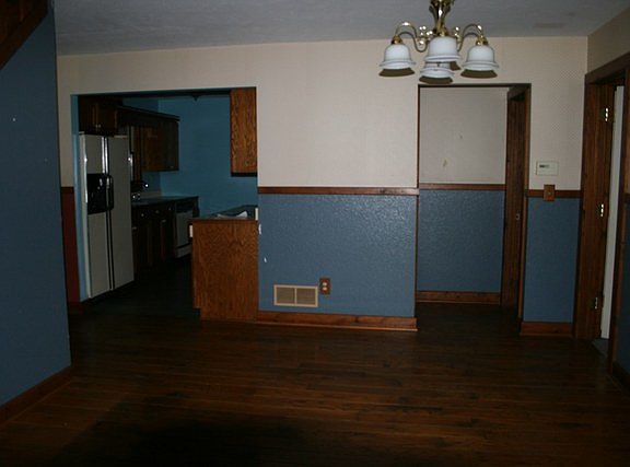 3rd image of 517 Crest Ln