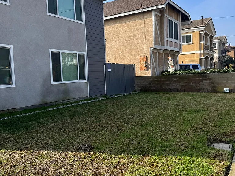 2212 Voorhees Ave — Photo 6