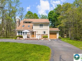 111 Sir Lyonnesse Ct, Pocono Lake, PA 18347