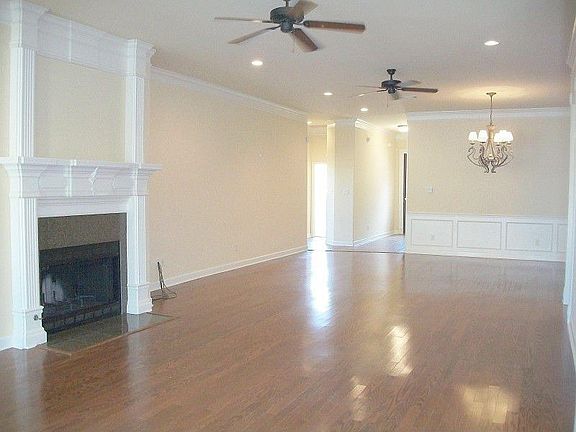 3rd image of 102 Burchwood Bay Cv