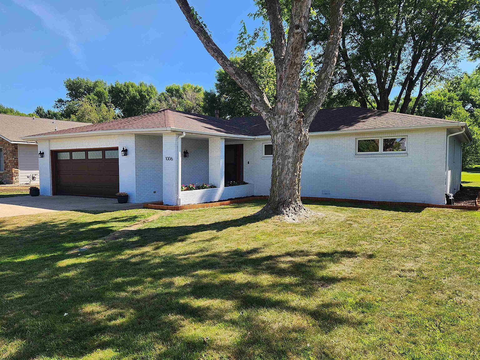 1006 S Emerald Hills Dr