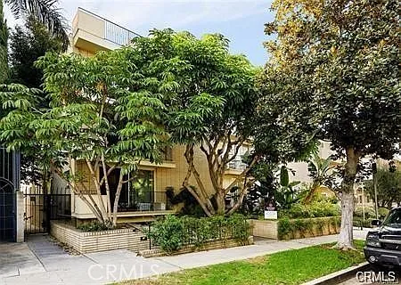 2 bed, 833 sqft, $3,300 — Photo 2