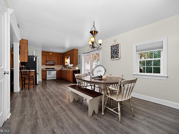 2nd image of 513 Jacobs Rd