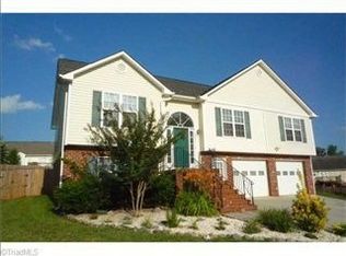 231 Brooks Edge Dr, Winston Salem, NC 27107