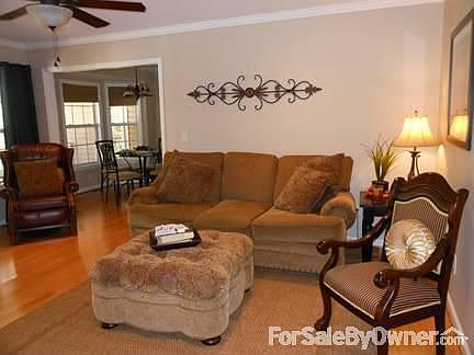 5th image of 693 Colleen Dr