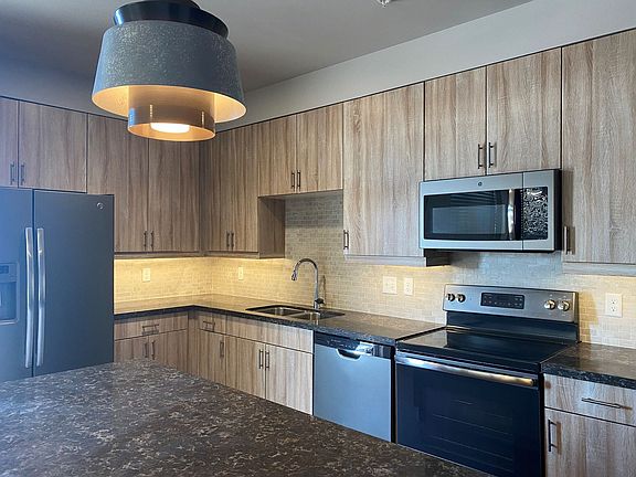 3rd image of 1708 5th St APT 209