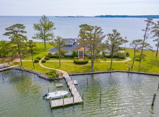 1028 Clark Point Dr, White Stone, VA 22578