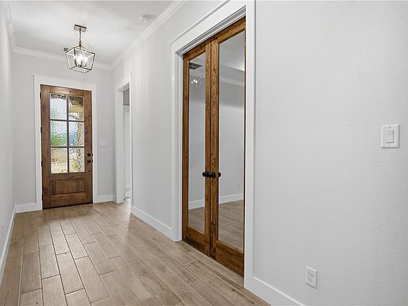 2nd image of 1817 Register Ct