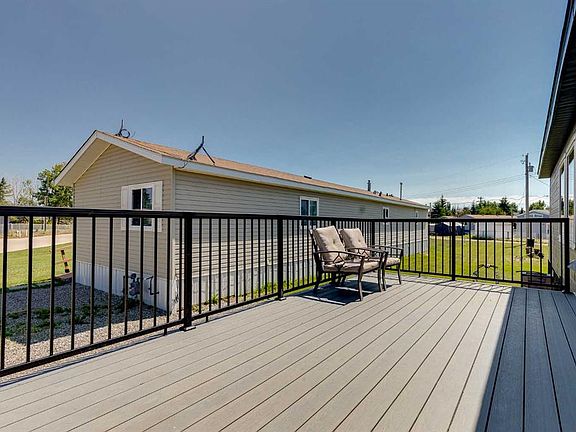 3rd image of 7 N Trochu Ave