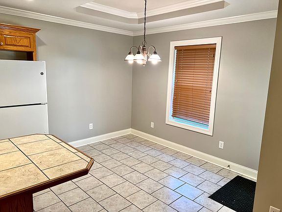 4th image of 215 Manning Dr