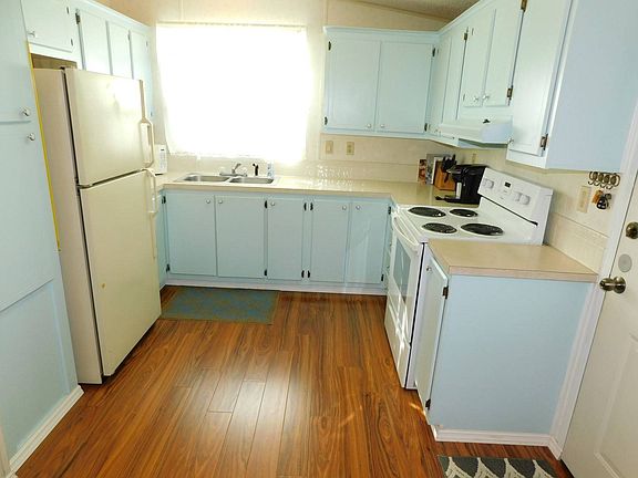 3rd image of 34634 Misty Pines Ln