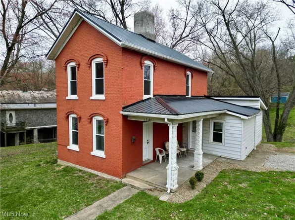 1341 Sharon Ave, Zanesville, OH 43701