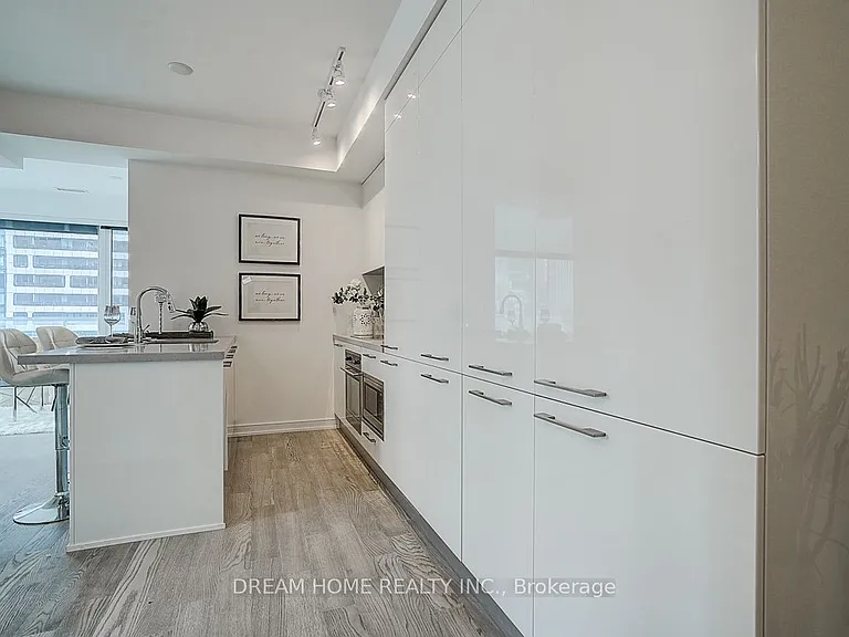 3 Gloucester St #1809 — Photo 5
