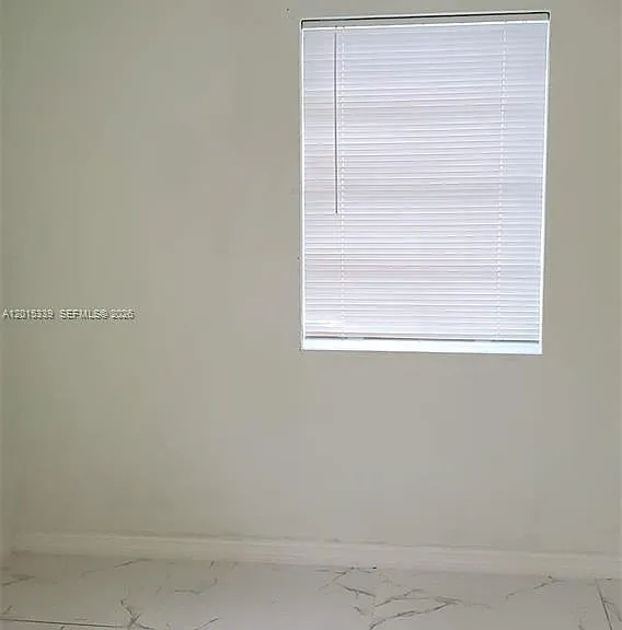 1430 NE 175th St — Photo 15