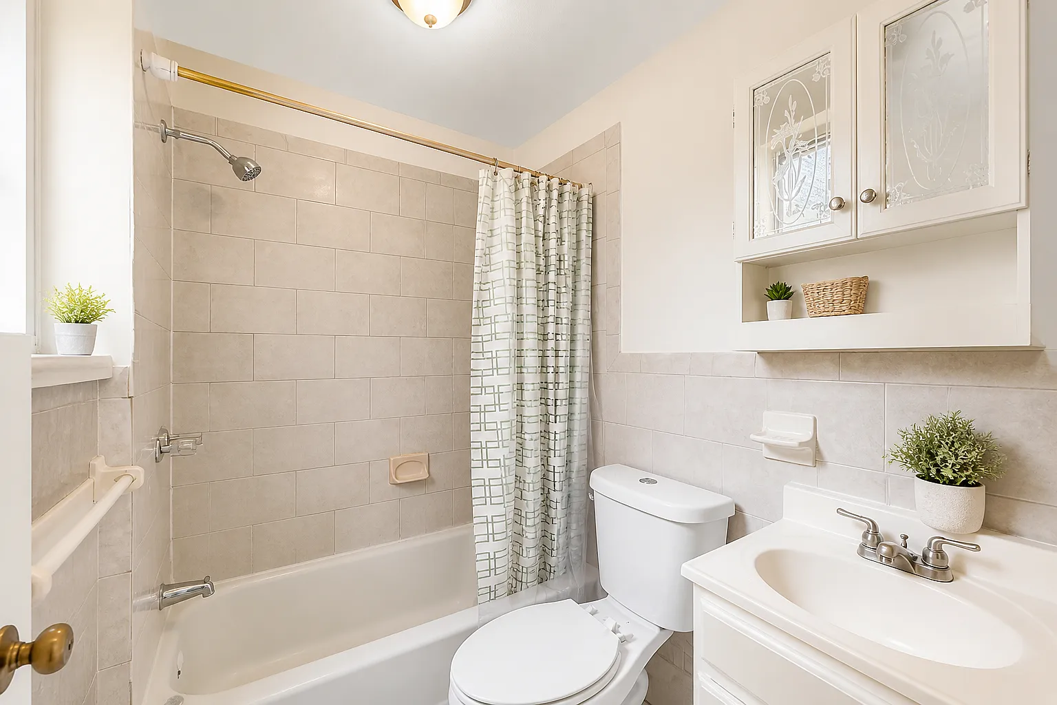 2 bed, $1,650 — Photo 4