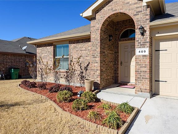 4th image of 409 Keenland Way