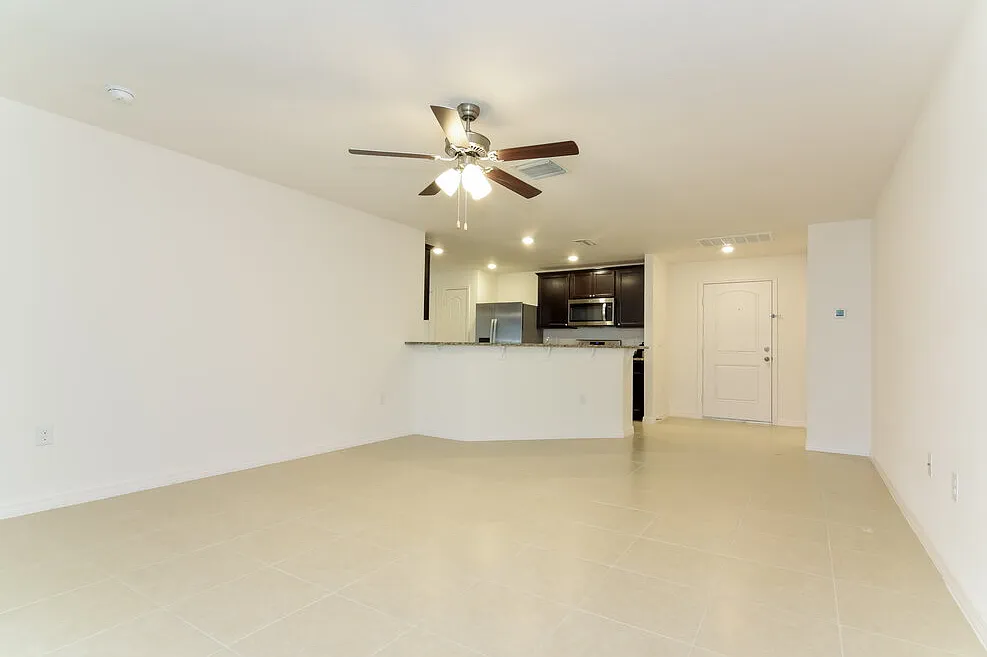 3 bed, 2.0 bath, 1540 sqft, $2,145 — Photo 4