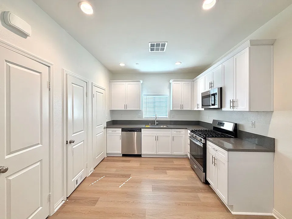 120 N Lassen Ave #B